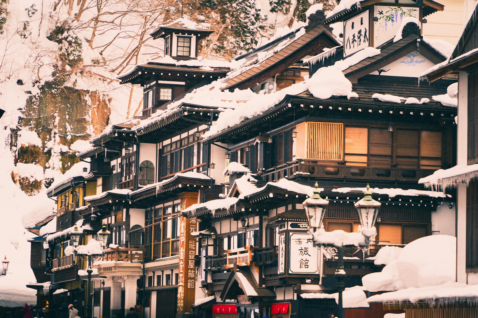 銀山温泉の魅力と歴史