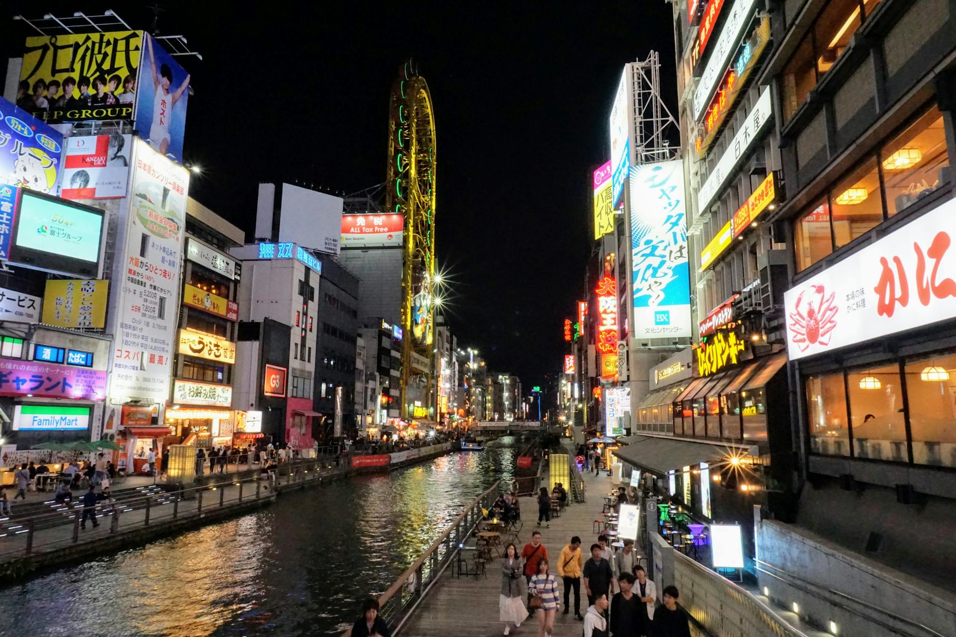 道頓堀で食べ歩きが楽しい理由